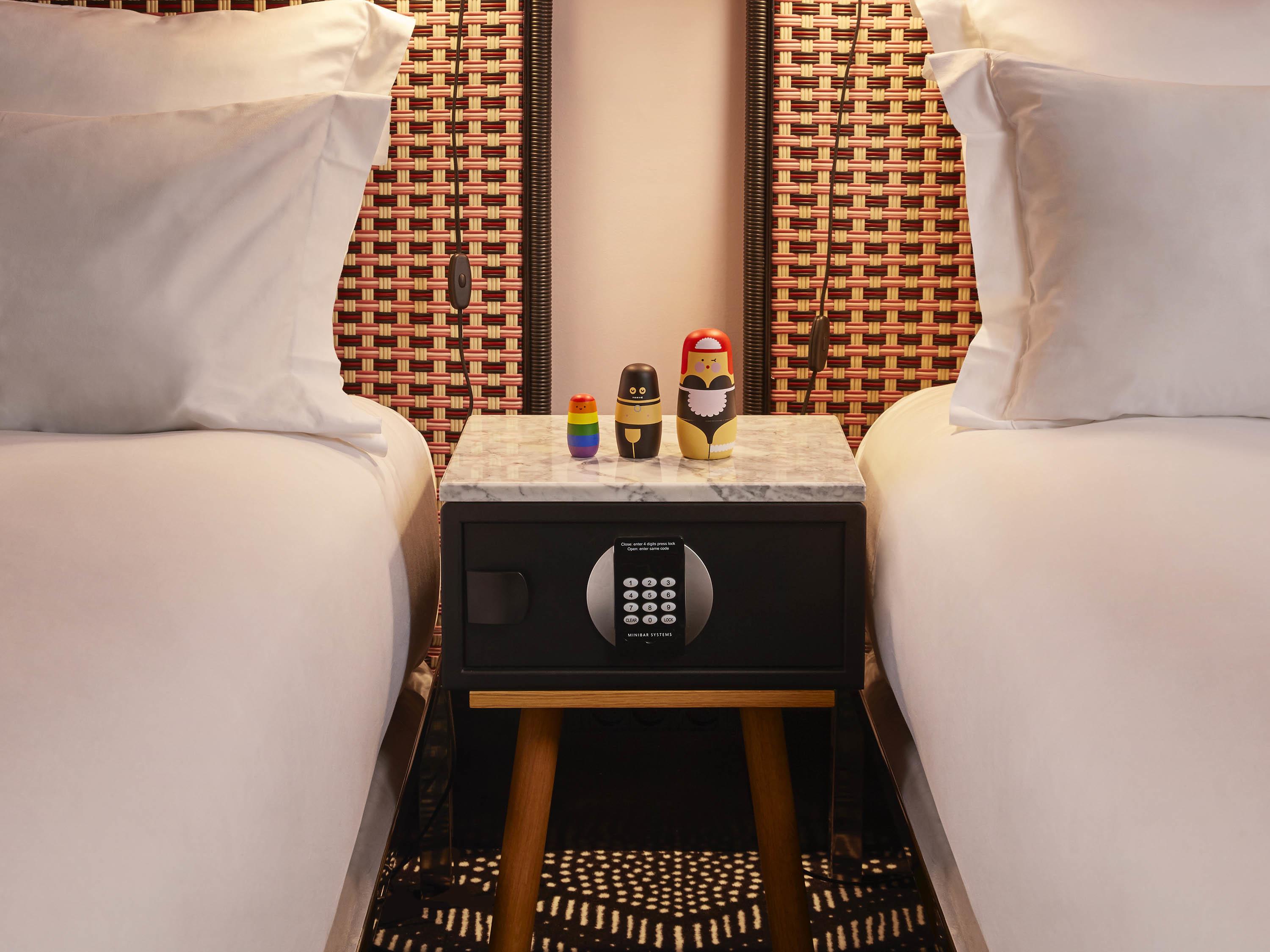 มามา เชลเตอร์ ปานรีส เวสต์ Hotel ปารีส ภายนอก รูปภาพ