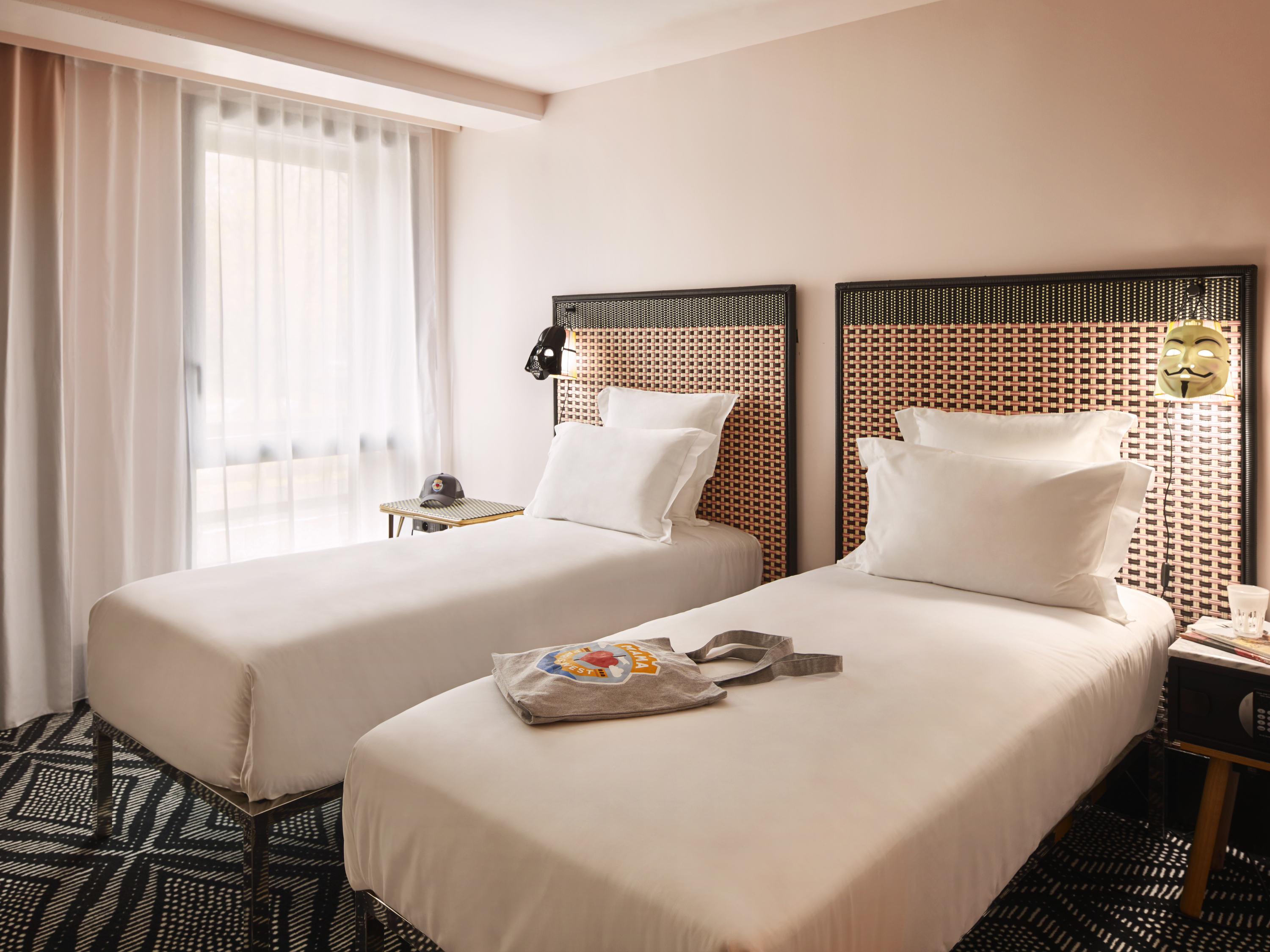 มามา เชลเตอร์ ปานรีส เวสต์ Hotel ปารีส ภายนอก รูปภาพ